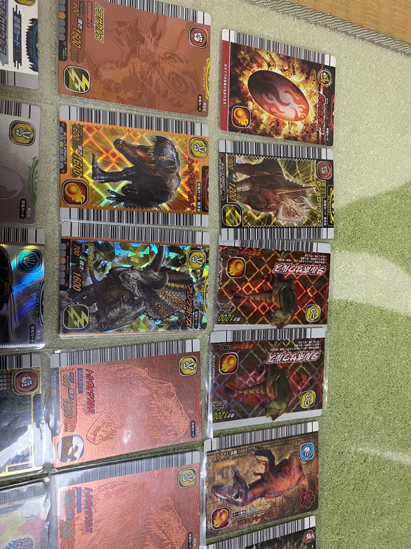 【最終値下げ】恐竜キングカード　49枚　レアカード　恐竜キングカードケース