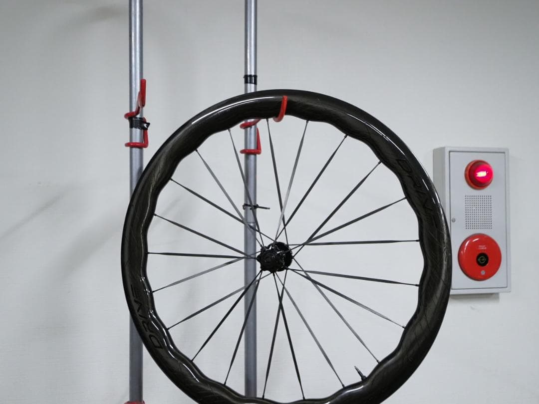 DRIVE HELIX カーボンホイール　チューブレスレディ ディスクブレーキ