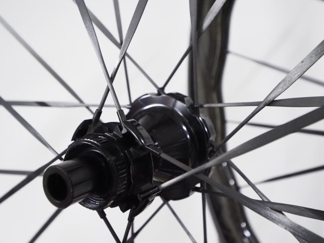 DRIVE HELIX カーボンホイール　チューブレスレディ ディスクブレーキ