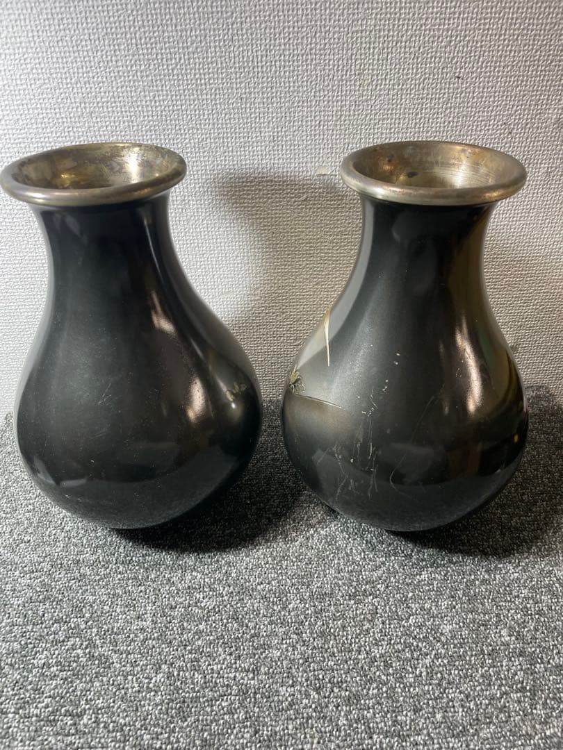 鶯と梅柄の花器　花瓶　蒔絵っぽい装飾