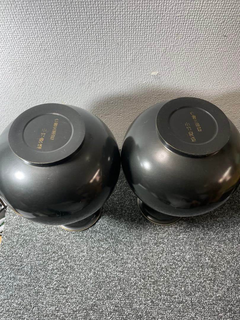 鶯と梅柄の花器　花瓶　蒔絵っぽい装飾