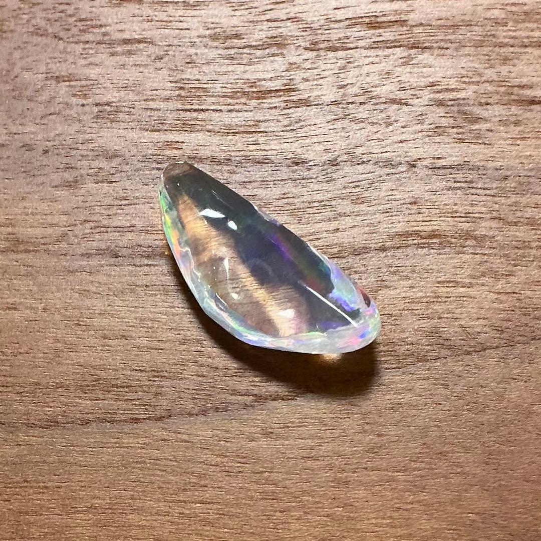 メキシコ産　オパール ポリッシュ　約2.2×1.0×0.6㎝