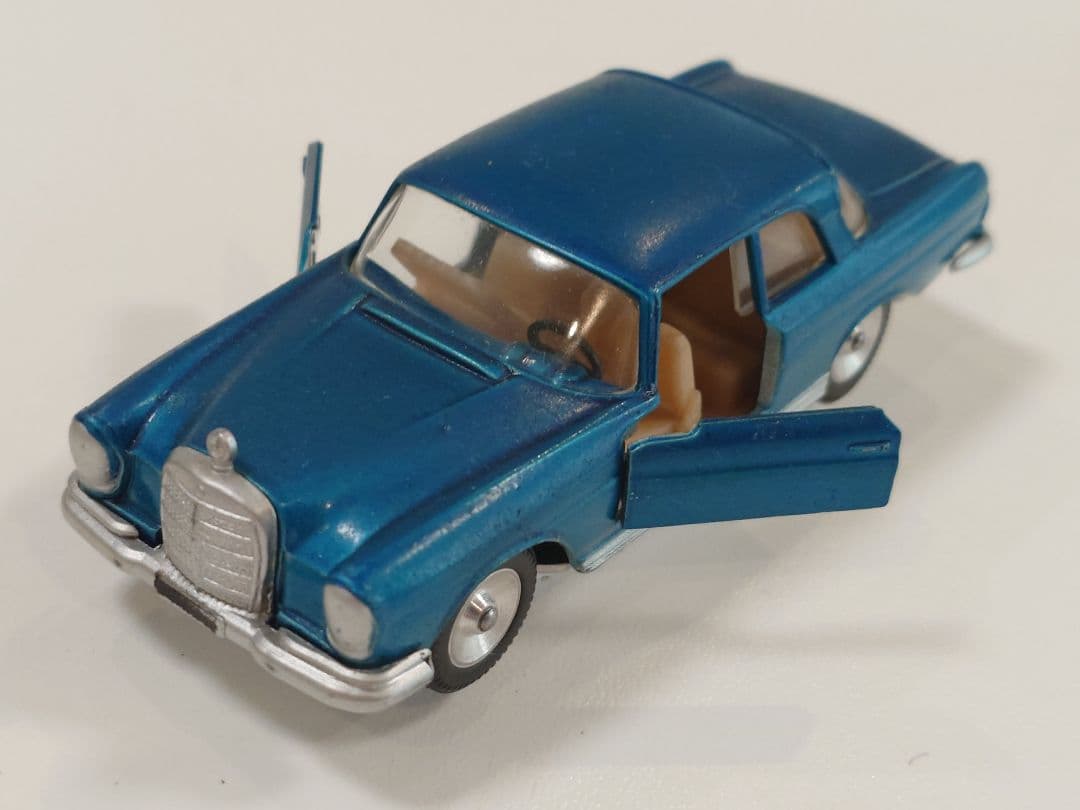 【Xmas Sale】SOLIDO REF 126 MERCEDES 220SE