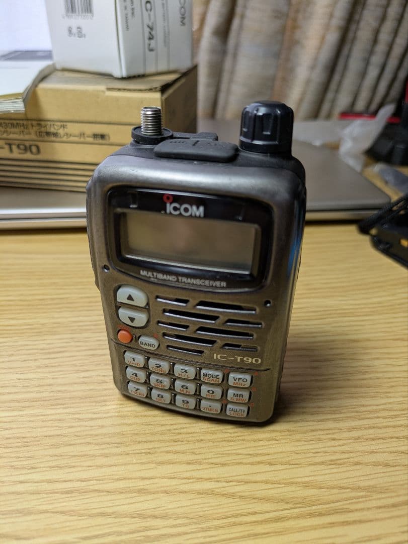 ICOM IC-T90 FMトランシーバー 50/144/430MHz