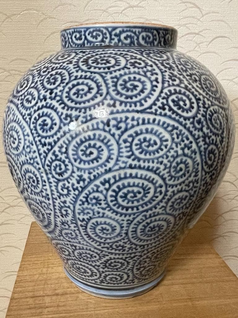 美品　古伊万里 染付蛸唐草　壺　傷なし　木箱有り