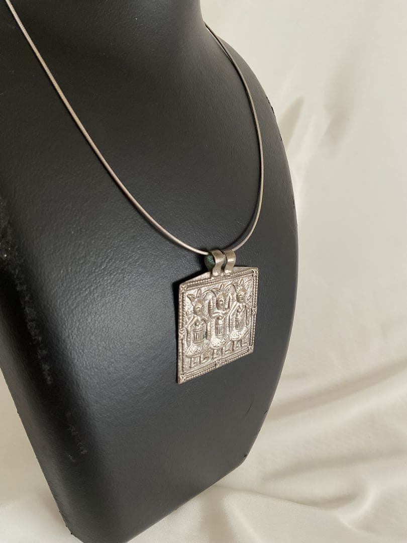 ☆ヴィンテージ！スリランカ銀細工「セレンディップ三人の王子」ペンダントヘッド②