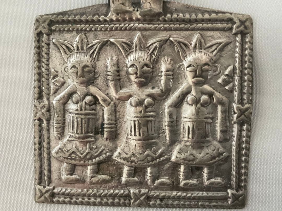 ☆ヴィンテージ！スリランカ銀細工「セレンディップ三人の王子」ペンダントヘッド②