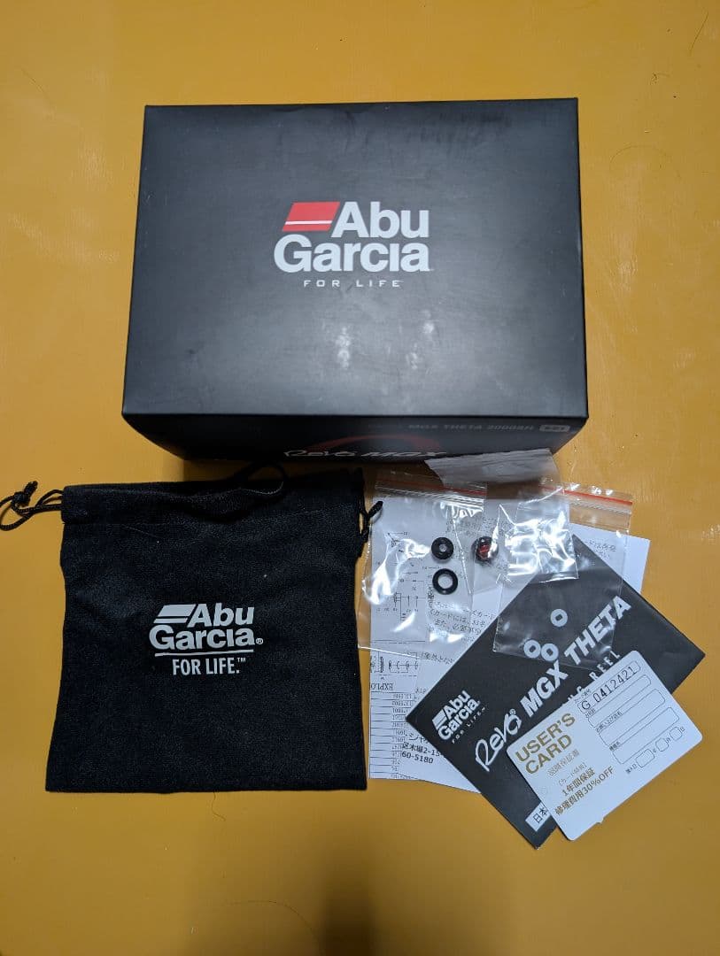 極美品　Abu Garcia Revo MGX THETA 2000SH レボ
