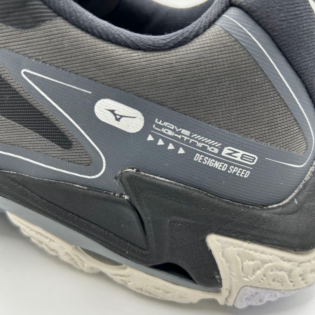 【未使用】ミズノ ウェーブライトニングZ8 バレーボールシューズ 26㎝　黒