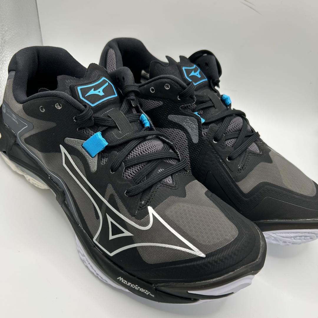 【未使用】ミズノ ウェーブライトニングZ8 バレーボールシューズ 26㎝　黒
