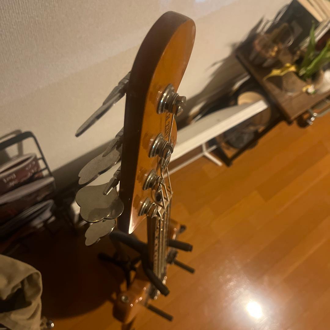 な*じ様 Squier ベース ナチュラルウッド 4弦