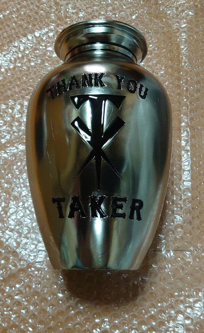 WWE アンダーテイカー 骨壷オブジェ