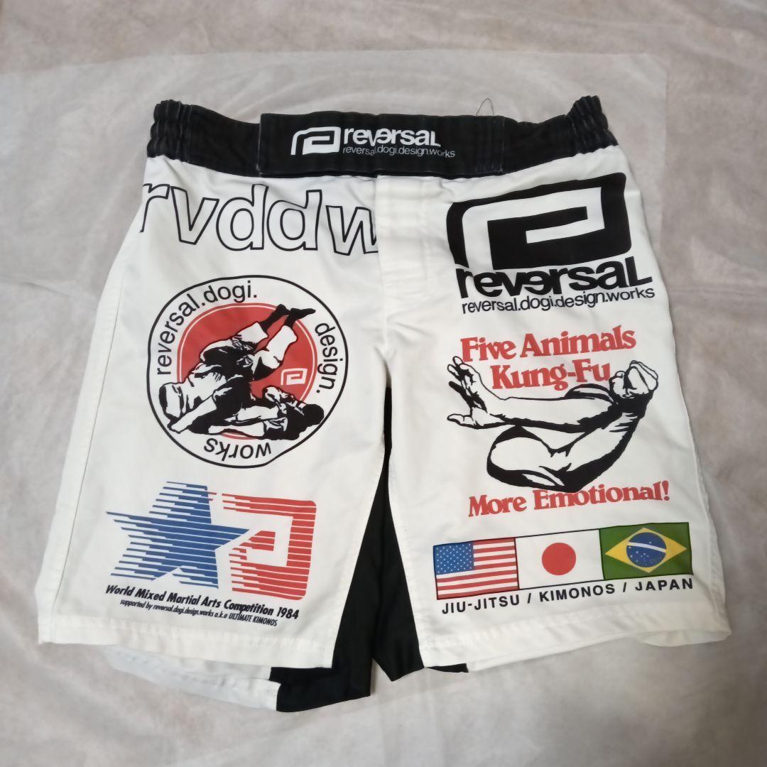 reversal　ファイトショーツ　Sサイズ　ホワイト絶版品レア　水着　短パン