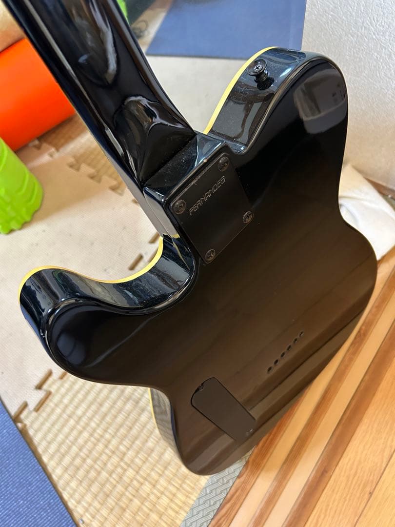 ブラック エレキギター　フェルナンデス、状態良い