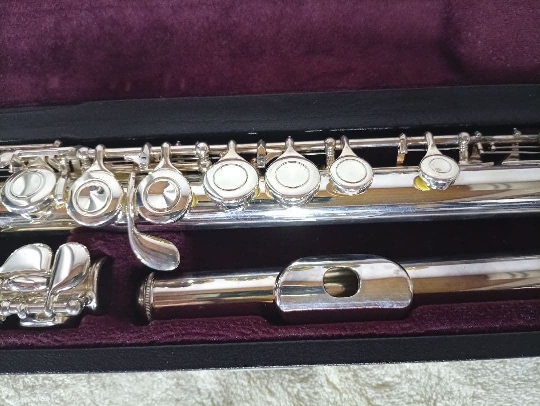 ヤマハ YFL211 フルート　 Eメカ搭載ケース付き　初心者　極美品！