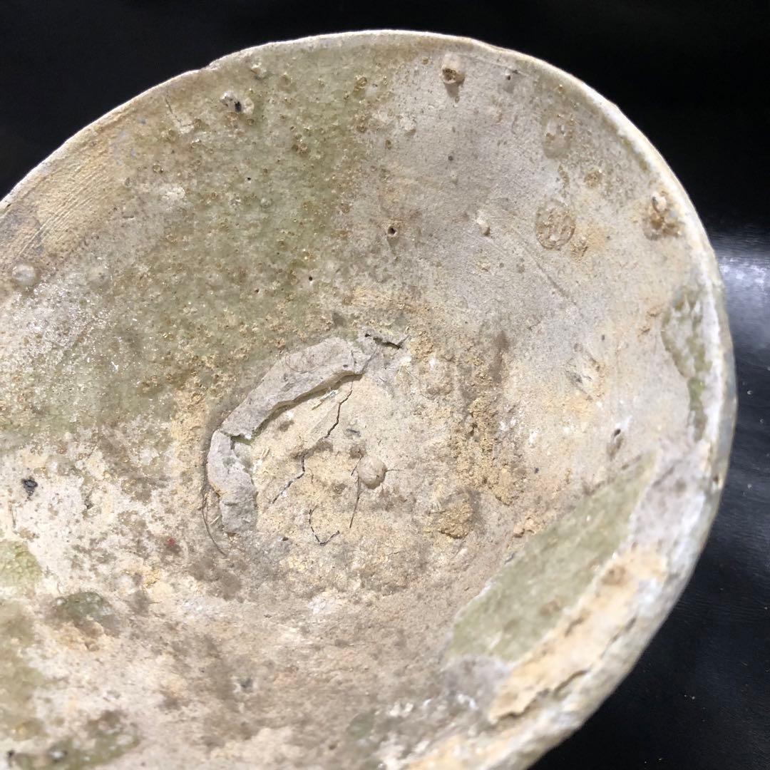 超珍品◾️蔵から超激レアな素焼きの台座が残った雰囲気の凄い抹茶茶碗が出て来ました。