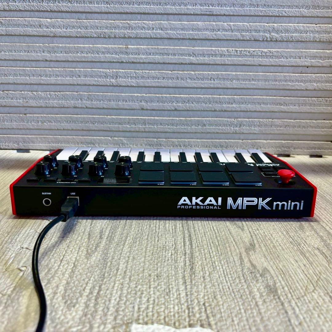 AKAI ProfessionalのMPK mini MK3 25鍵 キーボード