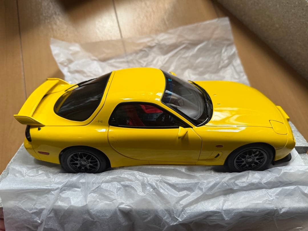 オートアート同様マツダ　RX-7 FD 1／18