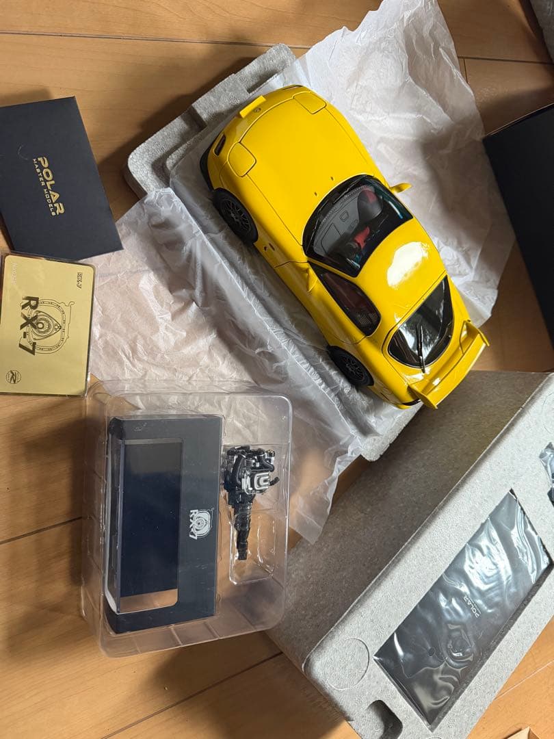 オートアート同様マツダ　RX-7 FD 1／18