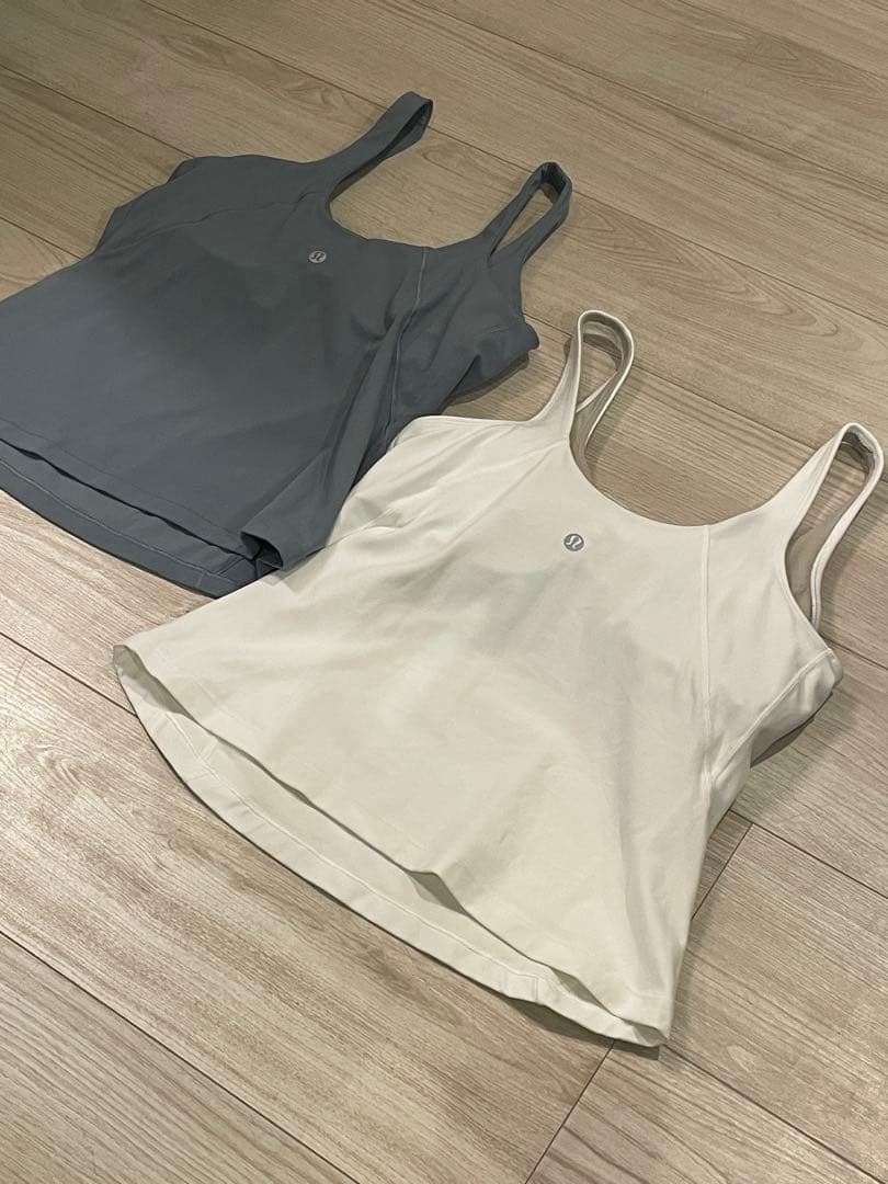 ルルレモン　カップ付きタンク　8