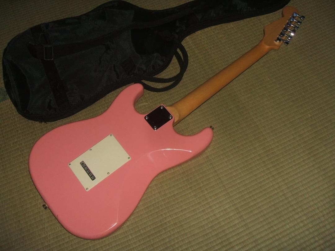 Tony Smith エレキギター　ストラトキャスター ピンク色ボディ