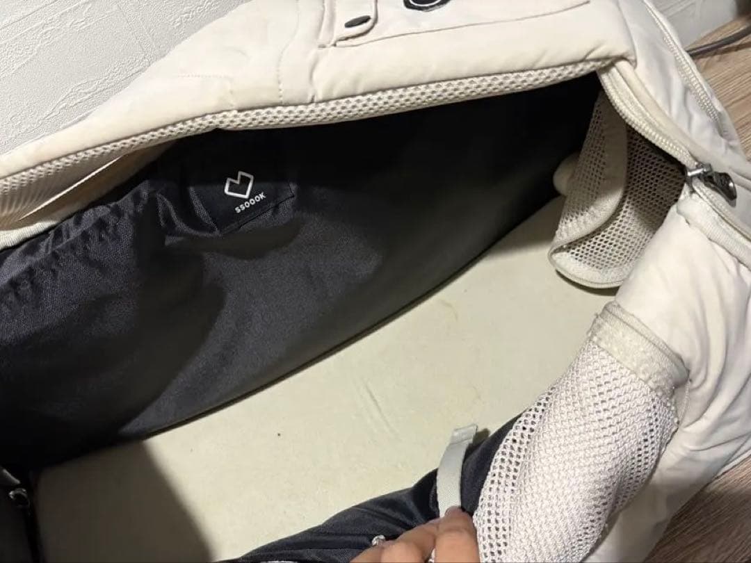 SSOOOK Vスマート スリングバッグ