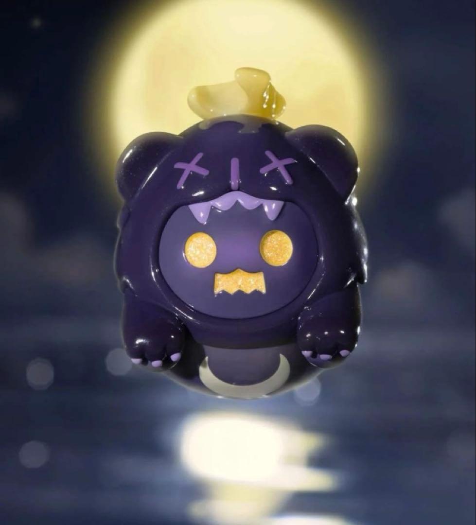 SHINWOO HALF MOON BEAR フィギュア