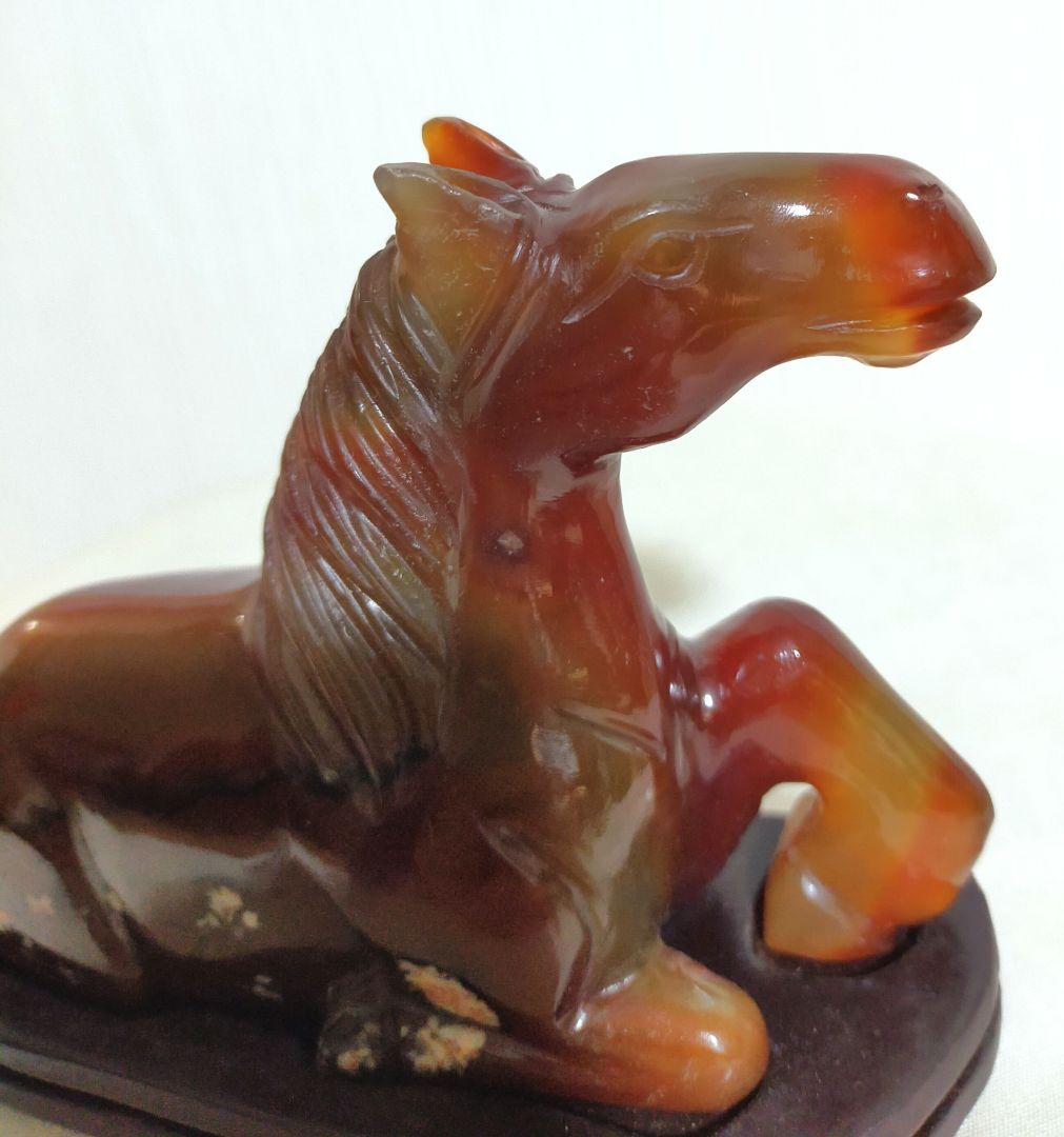 セール✨天然石　瑪瑙　彫刻馬　干支馬　木製台座付き