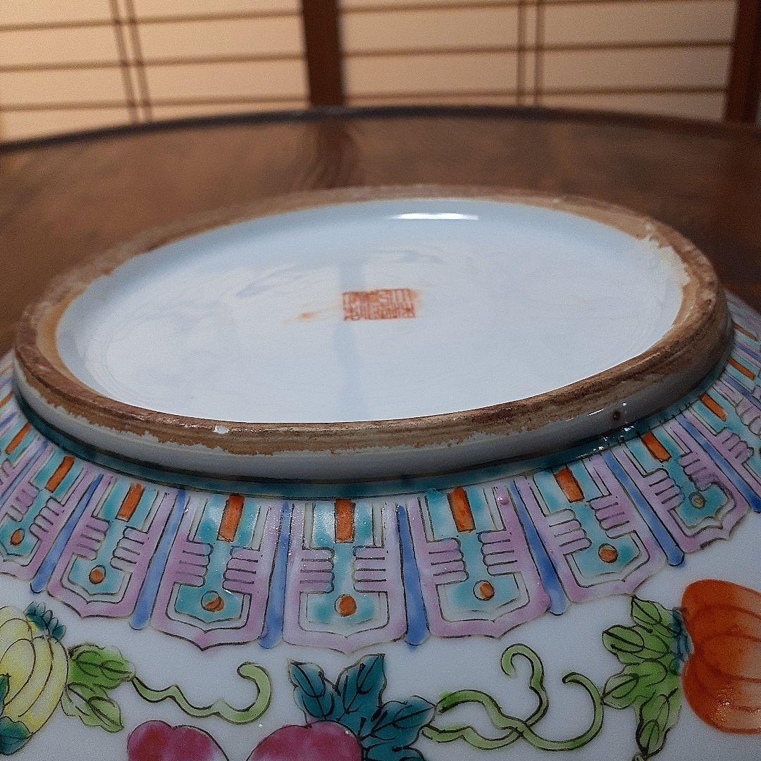 中国大清乾隆年製粉彩大合子