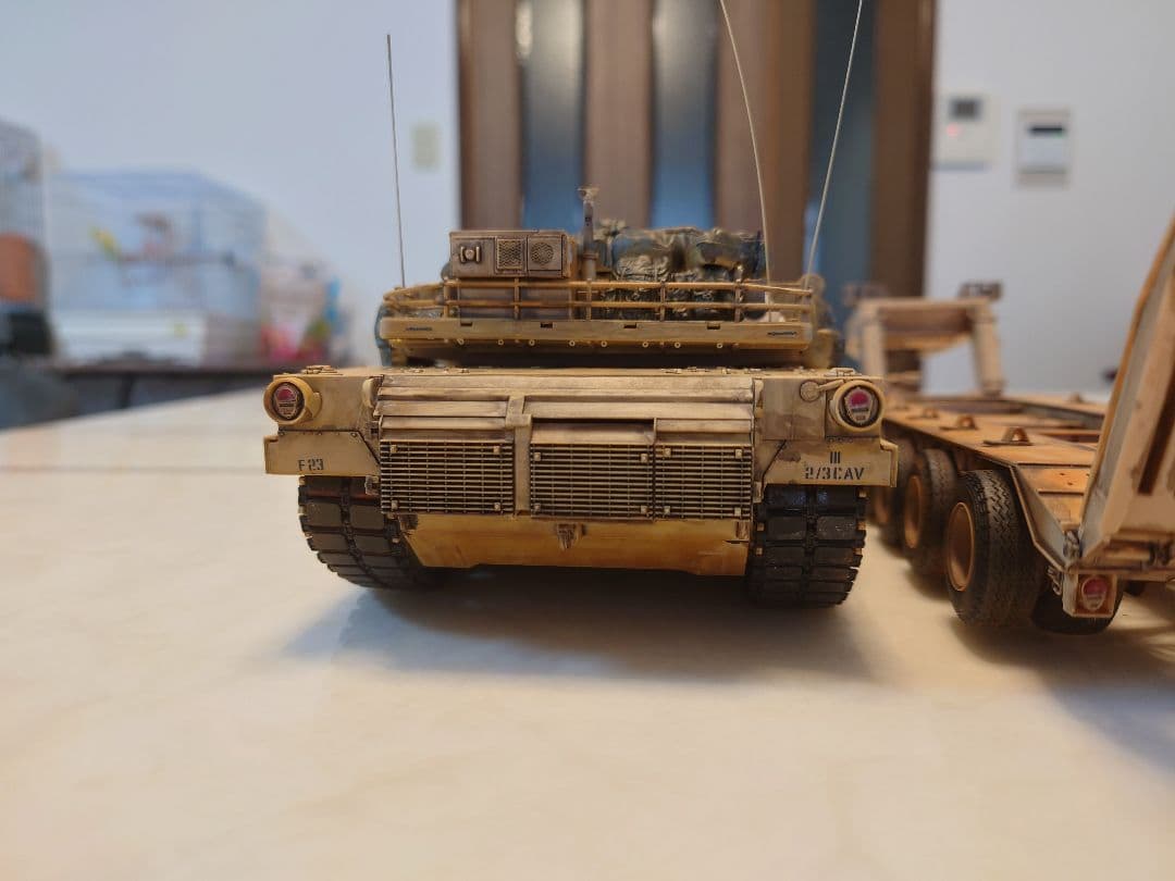 ホビーボス　戦車運搬車＆重装備セミトレーラー＆タミヤ　エイブラムス　1/35