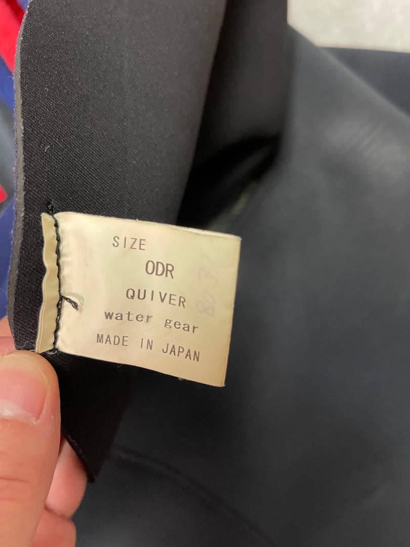 QUIVER (クイバーウエットスーツ) 3ミリフルスーツ　axxe