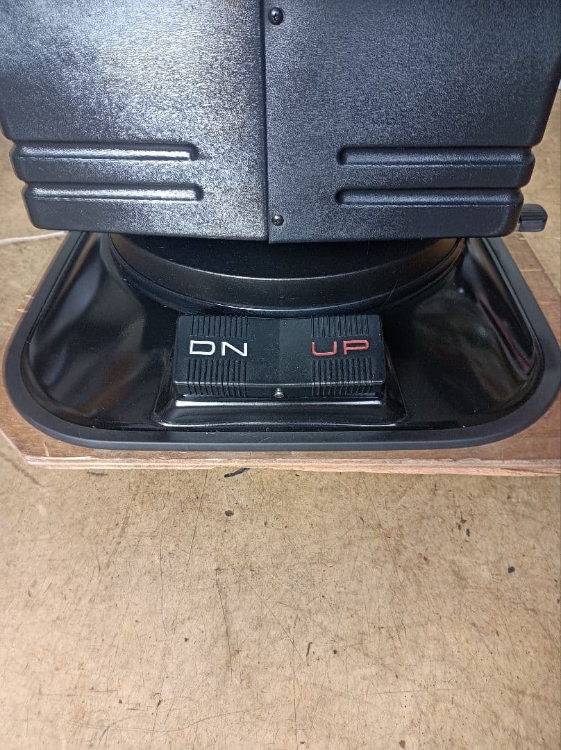 理容機器　新明和椅子　ペアラ