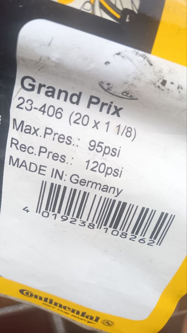 希少 20インチ（406）タイヤ　 2本セット