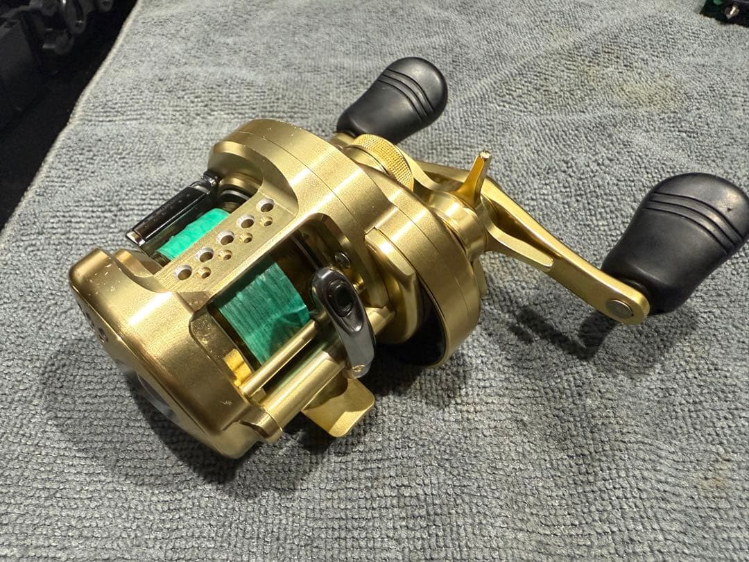 リール SHIMANO CALCUTTA CONQUEST 201HG