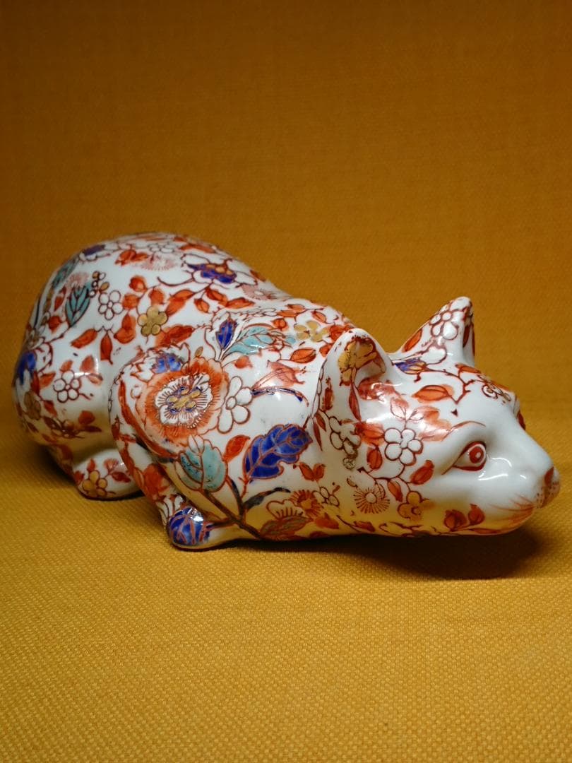 猫　陶器　色絵　花文　古玩　骨董　置物　インテリア　工芸品　美術品　A2883