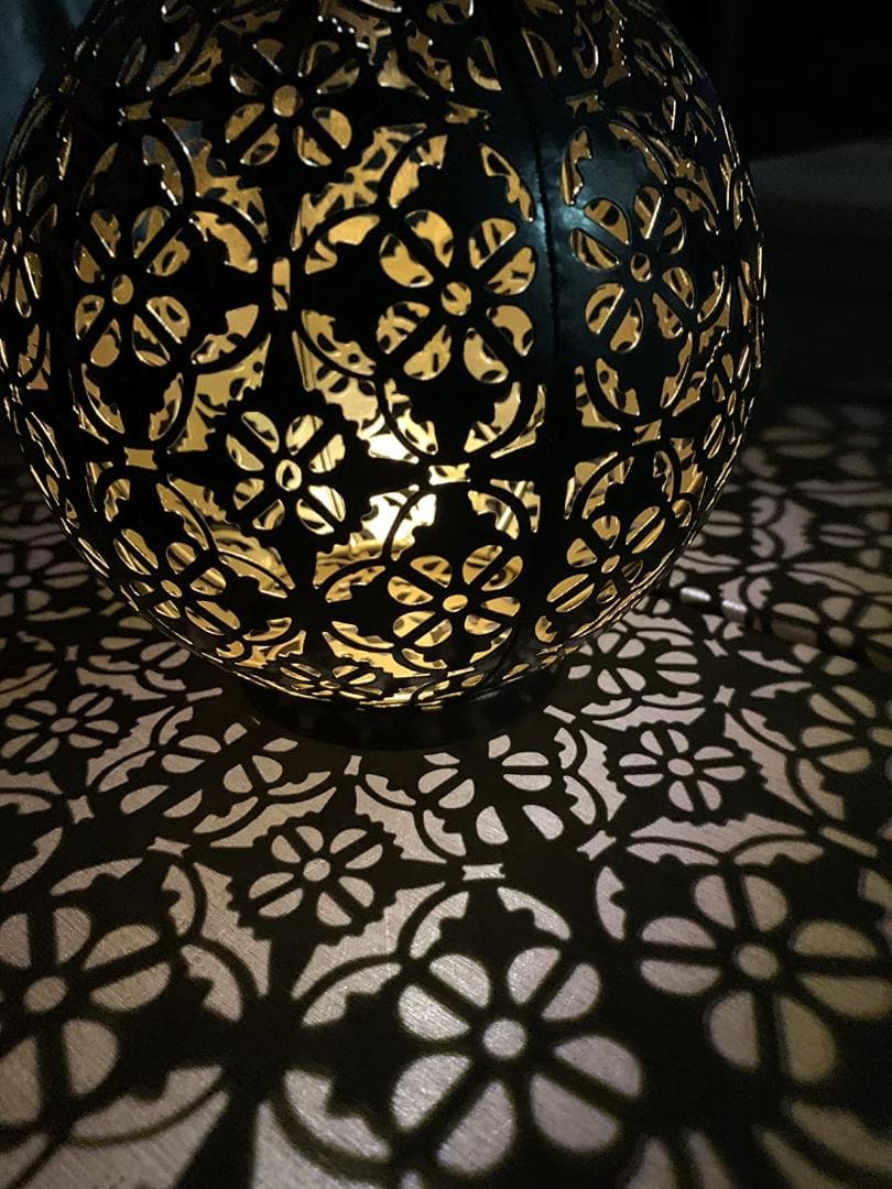 ☆夜空に浮かぶ　花柄　ランタン　ソーラーライト　2個セット