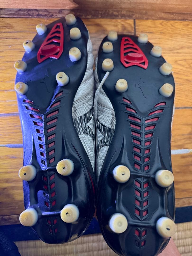 サッカースパイクモレリアネオ4β 26.5cm