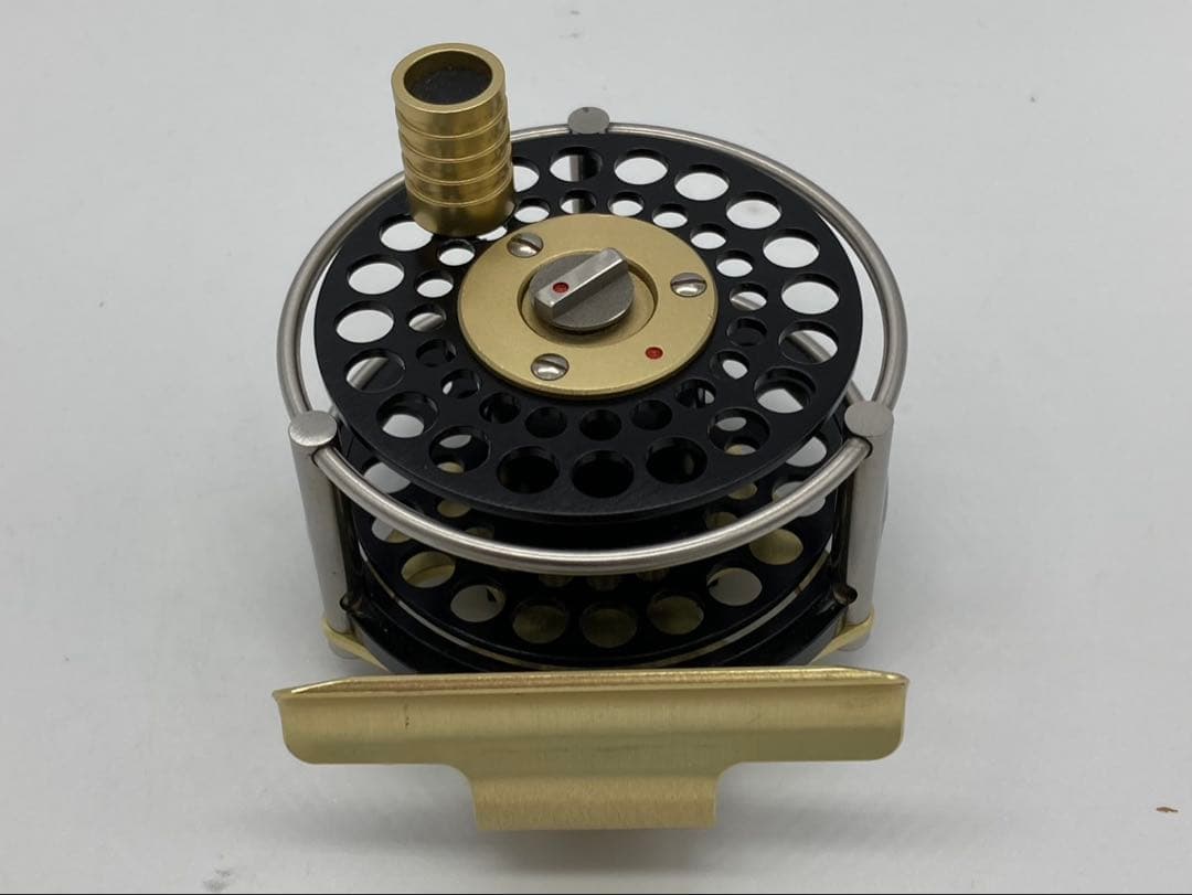 美品　アリハート トラウン F1　Ari T Hart Traun F1 右巻き