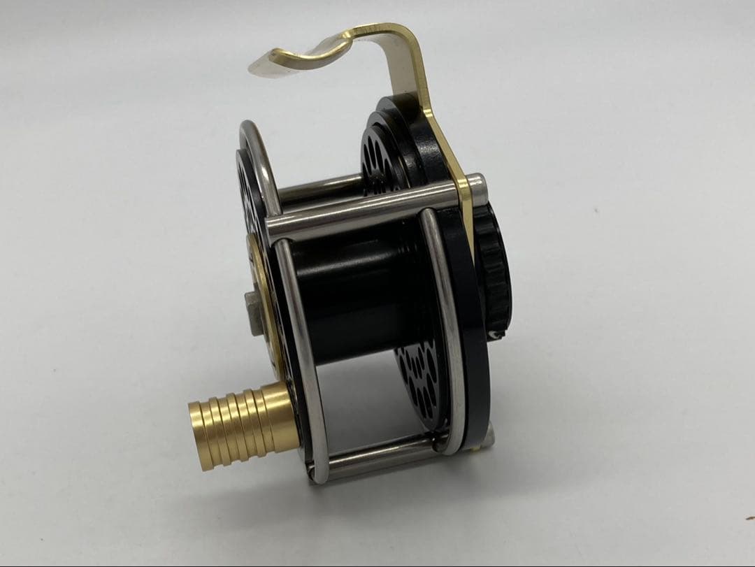 美品　アリハート トラウン F1　Ari T Hart Traun F1 右巻き