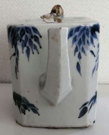 古伊万里　人物酒つぎ