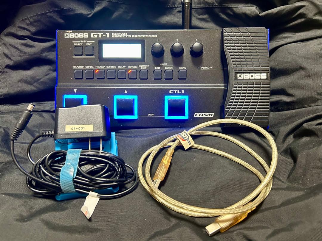 BOSS GT-1 マルチエフェクター　(ACアダプター,USBケーブル付属)