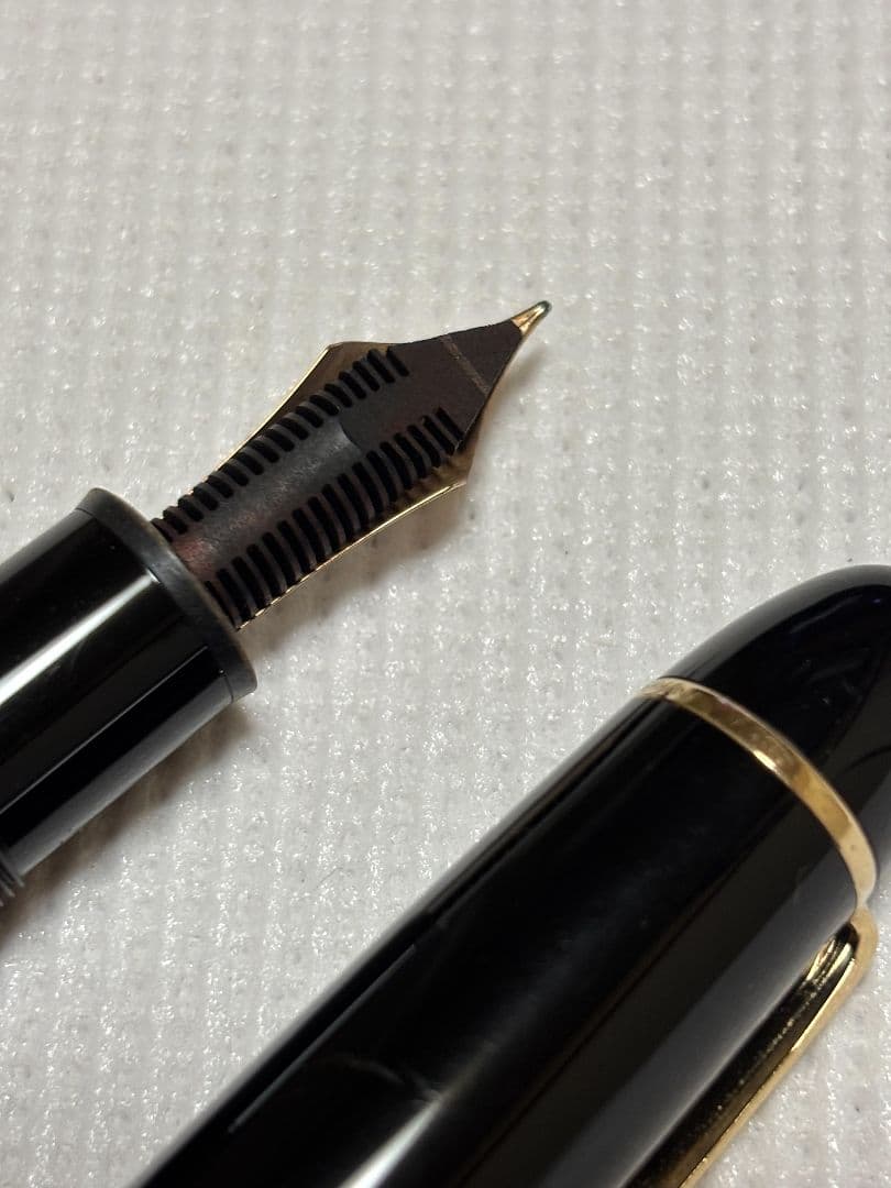 k*n様 万年筆MONTBLANC　２本セット