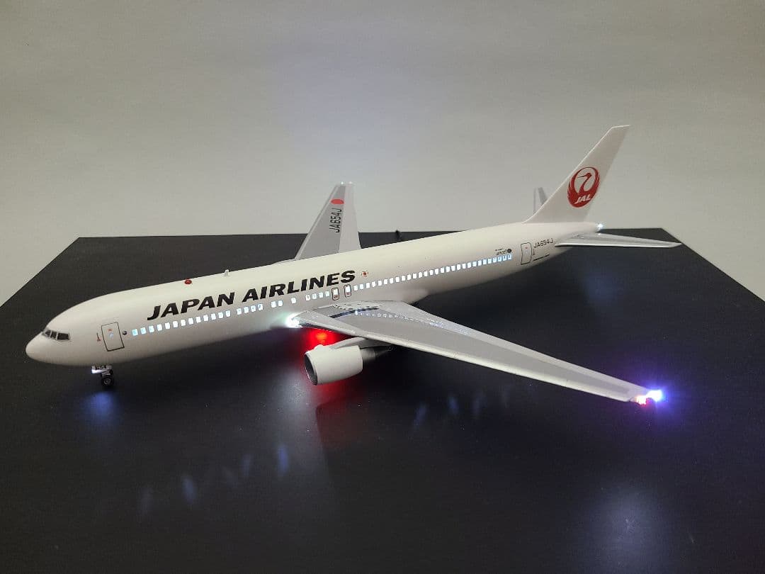 JAL 767-300ER LEDモデル完成品
