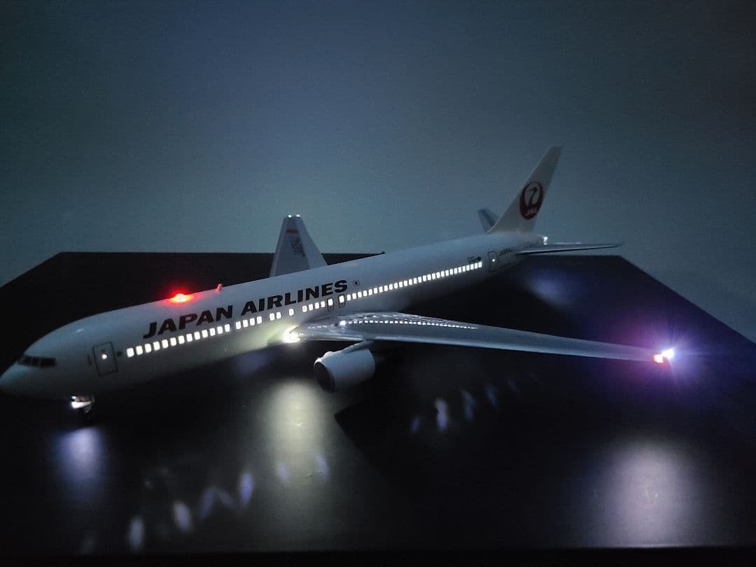 JAL 767-300ER LEDモデル完成品