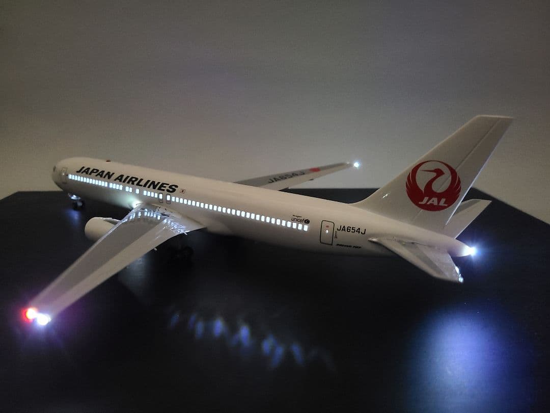 JAL 767-300ER LEDモデル完成品