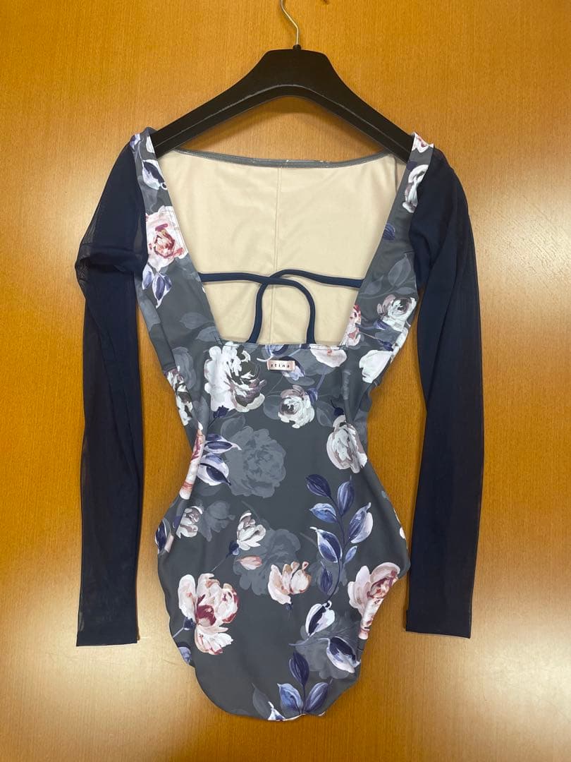 【美品】スティナ　stina レオタード　Mサイズ