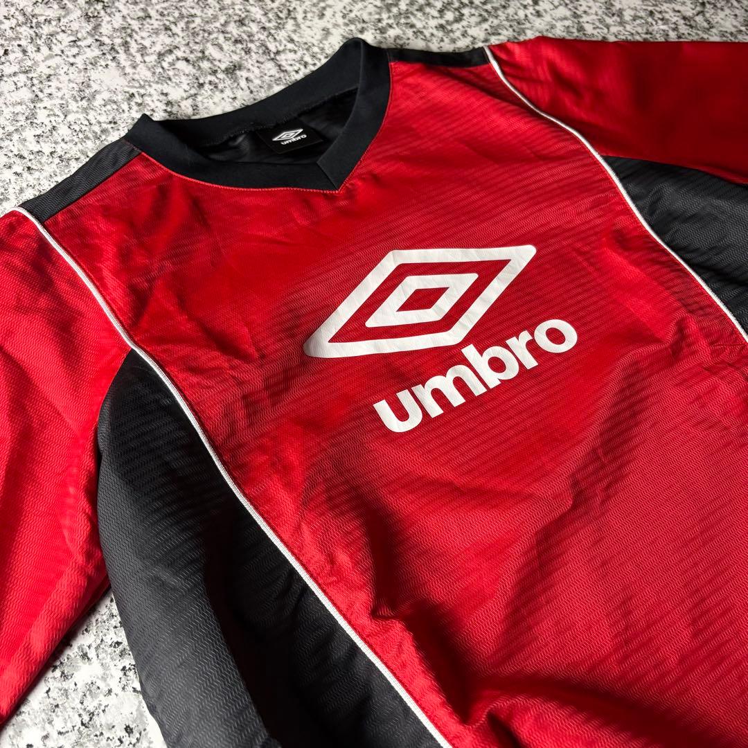 セットアップ　umbro アンブロ　ナイロンピステ　フットサル　上下セット