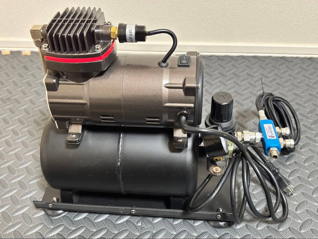 エアブラシ用コンプレッサーV2＋4WAY分岐＋クランプ式ホルダー まとめ売り