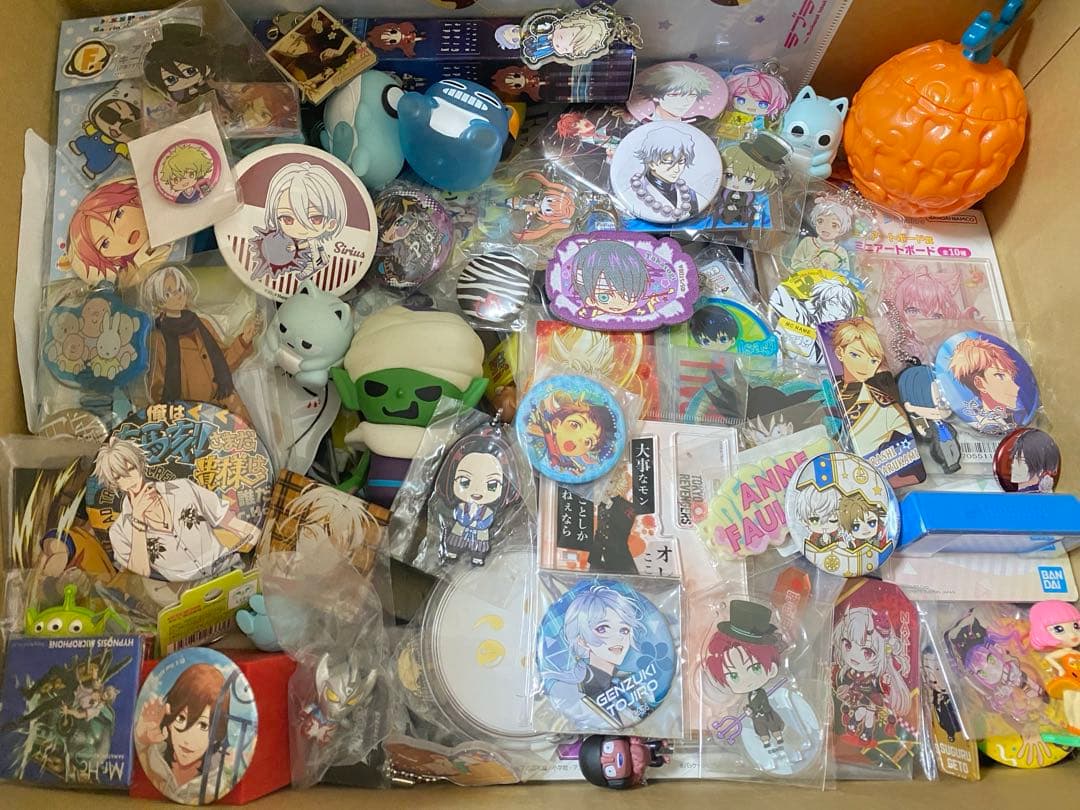 アニメ　キャラクターグッズ　大量まとめ売り　1000点以上　匿名配送　断捨離