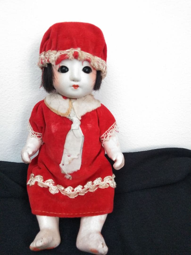 アンティーク　西洋人形　眼をつむります。